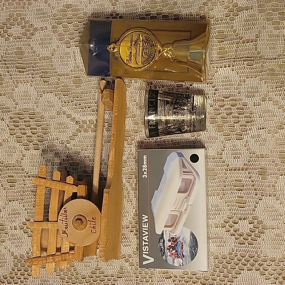 Unique Traveler's Collection